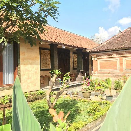 Hendra House Apartment Ubud  Exterior photo